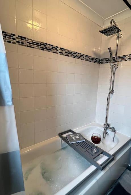 Lovely, Two Bedroom Apartment Central Location Londres Exterior foto